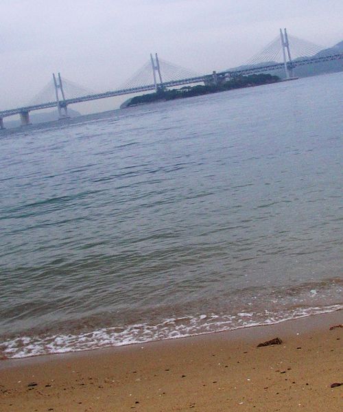 釜島から見た瀬戸大橋